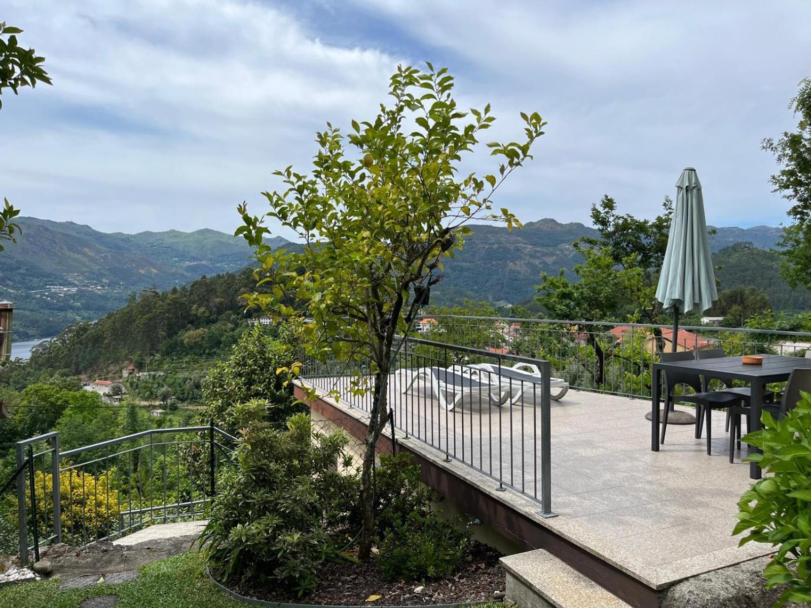 Casa De Casarelhos - Vistas Rio, Campo E Montanha - Lareira Apartment Geres Luaran gambar